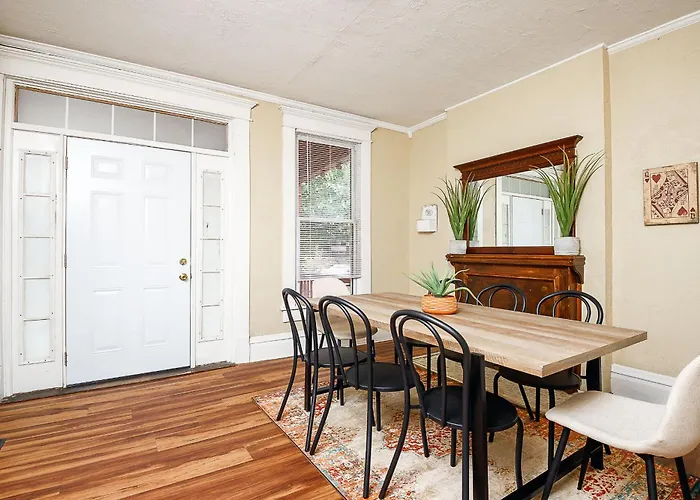 Historic Gem Perfect For Groups And Long Сasa de vacaciones Columbus