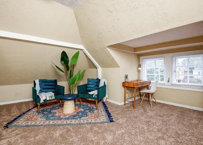 Historic Gem Perfect For Groups And Long Сasa de vacaciones Columbus