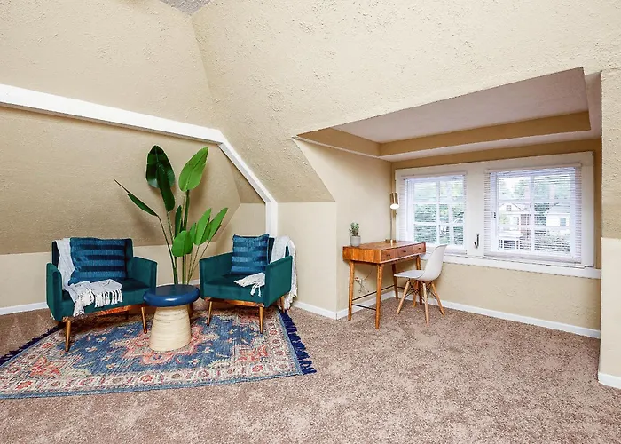 Historic Gem Perfect For Groups And Long Columbus